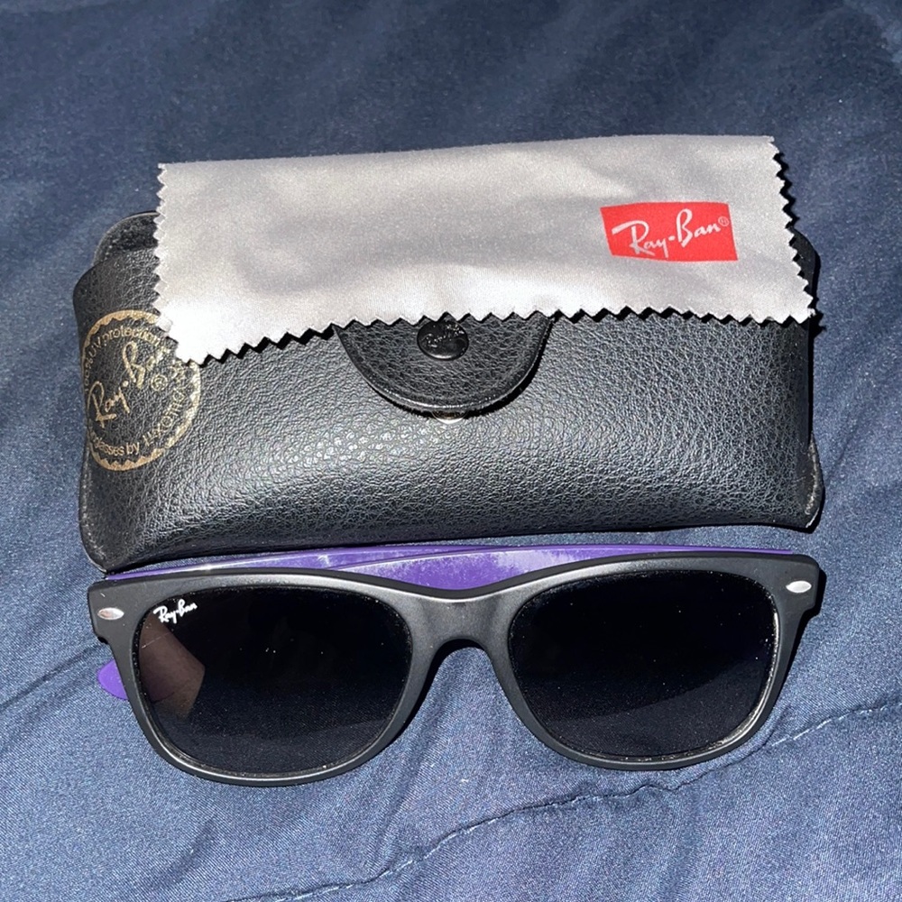 Ray ban sunglasses great condition barely used